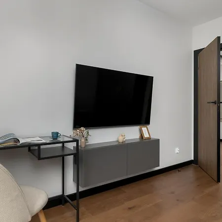 Rodzinny Z Parkingiem W Krakowie By Renters Prestige Apartmán