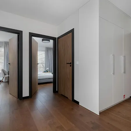 Rodzinny Z Parkingiem W Krakowie By Renters Prestige Krakau